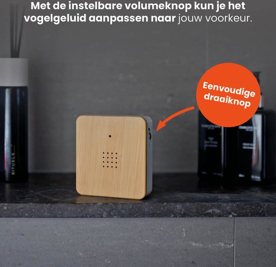 QLT Vogelhuisje met Natuurgeluiden - Box met Vogelgeluiden - Werkzaam op Batterijen - Automatische Bewegingssensor - Instelbaar Volume - Hout/Grijs