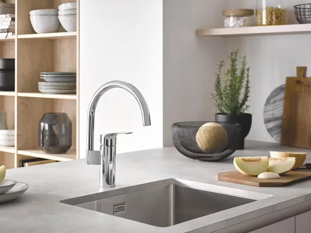 Grohe Via Keukenkraan - Eengreeps Mengkraan - Hoge C-uitloop 150° - Chroom