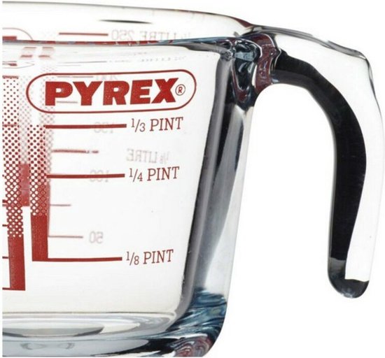 Maatbeker, 0,25 liter - transparant glas met rode letters  20.40x17.50x11.80cm - In milimeters
