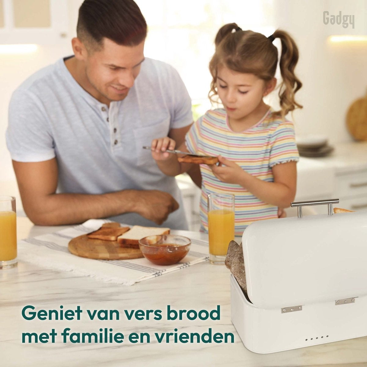 Gadgy Broodtrommel - Met Klepdeksel en Kruimelrek - Brooddoos - Off White - Metaal - Brood Bewaardoos