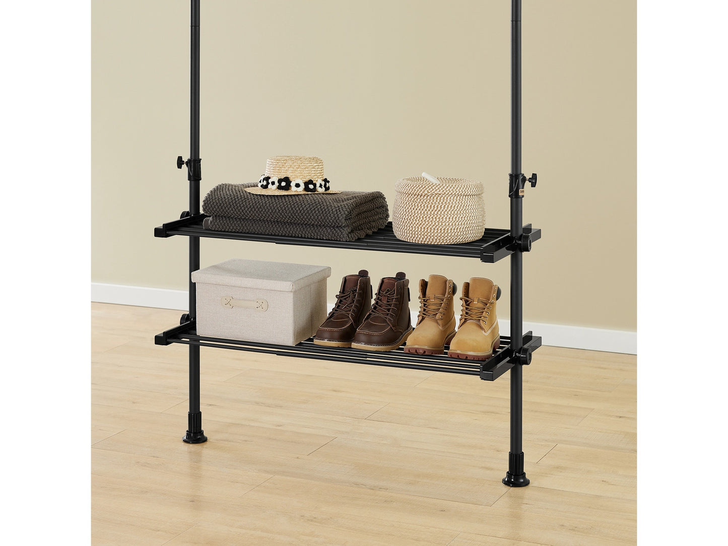 SoBuy Telescopische Vloerhanger – Verstelbare Open Garderobe – Inclusief Stangen en Planken – Zwart