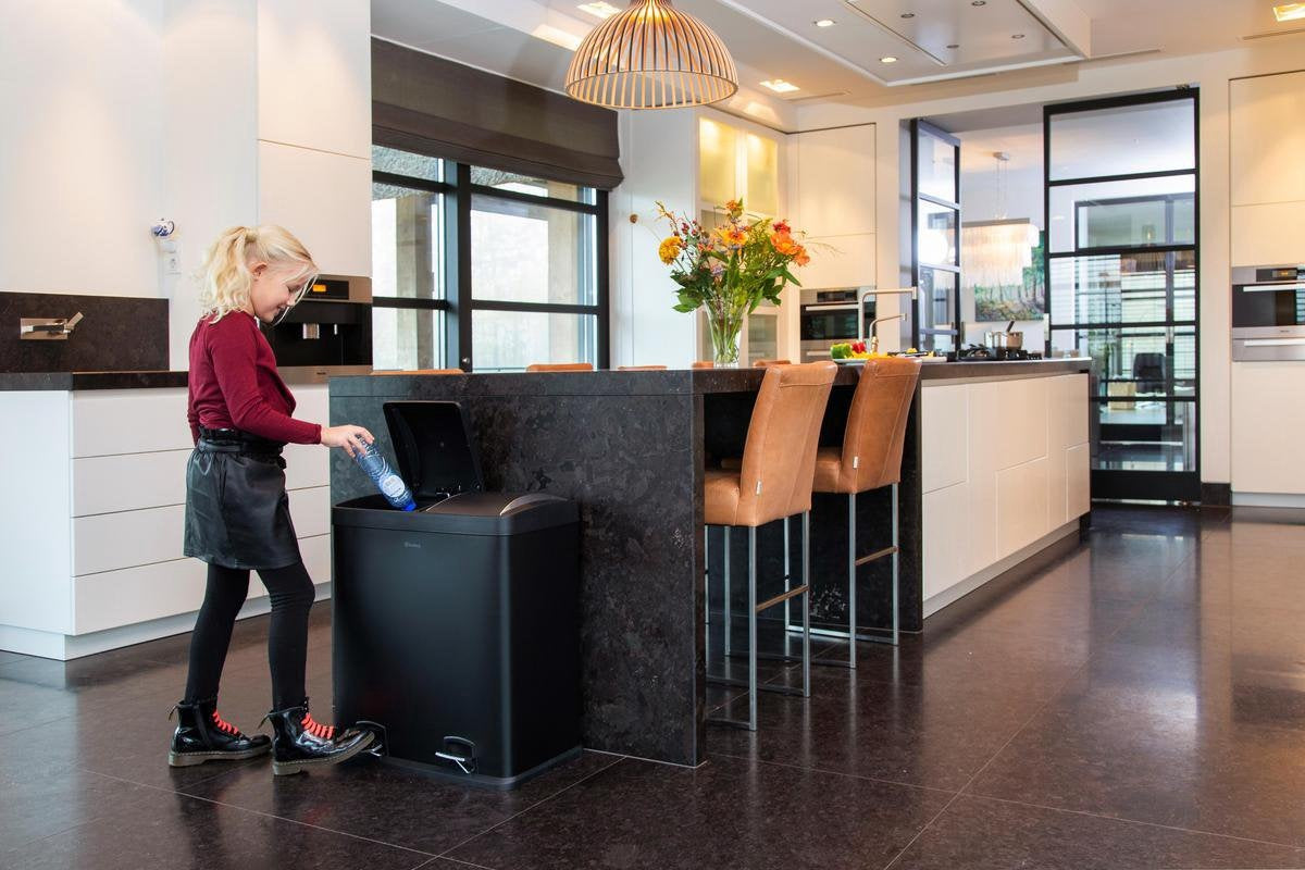 Homra NEVIQ Afvalscheiding Prullenbak MET 2 vakken - 2 x 30 L inhoud - Duo pedaalemmer - Zwart