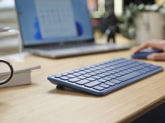 Trust Lyra - Draadloos Toetsenbord en Muis - Multi connect - Qwerty US - Blauw