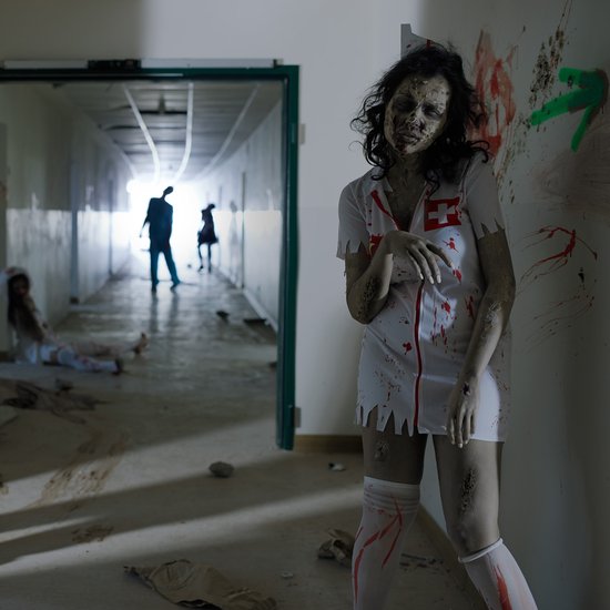 Dressforfun vrouwenkostuum sexy zombieverpleegster M - verkleedkleding kostuum halloween verkleden feestkleding carnavalskleding carnaval feestkledij partykleding - 300063