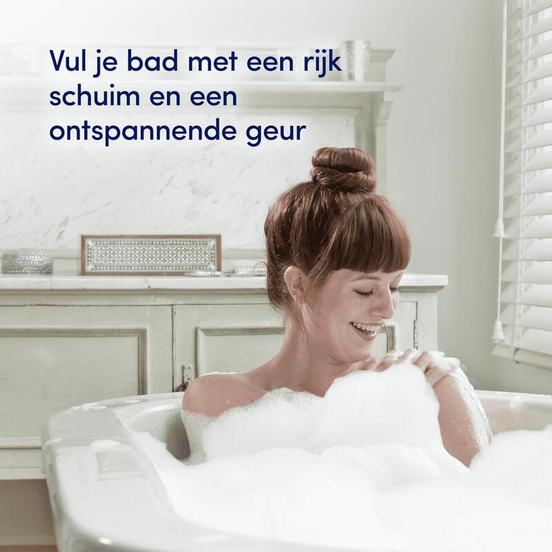 Dove Caring Bath Indulging Cream Badcrème - 450 ml - Hydraterend Badschuim met ¼ Verzorgende Crème - Voor een Zachte en Soepele Huid