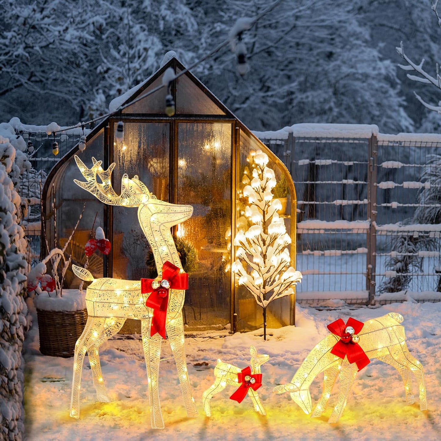 COAST 3-delige LED Rendierfamilie – Verlichte Kerstdecoratie voor Binnen en Buiten – 230 LED Lampjes – Warm Wit – Bok 116 cm – Set in Wit
