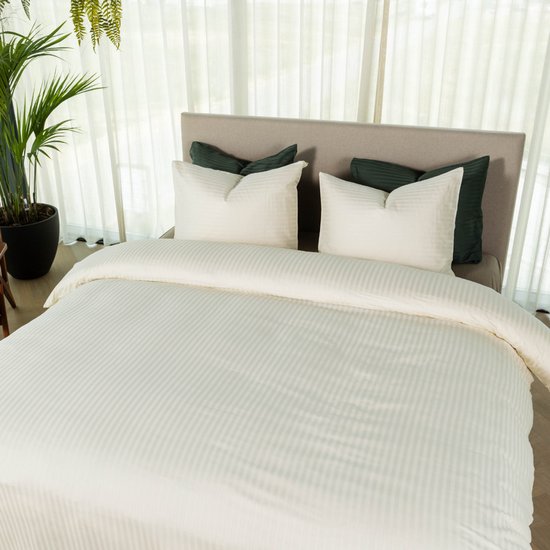 Kayori Elin Dekbedovertrek Katoensatijn - 140x200-220 cm +1 sloop - Eenpersoons - Offwhite