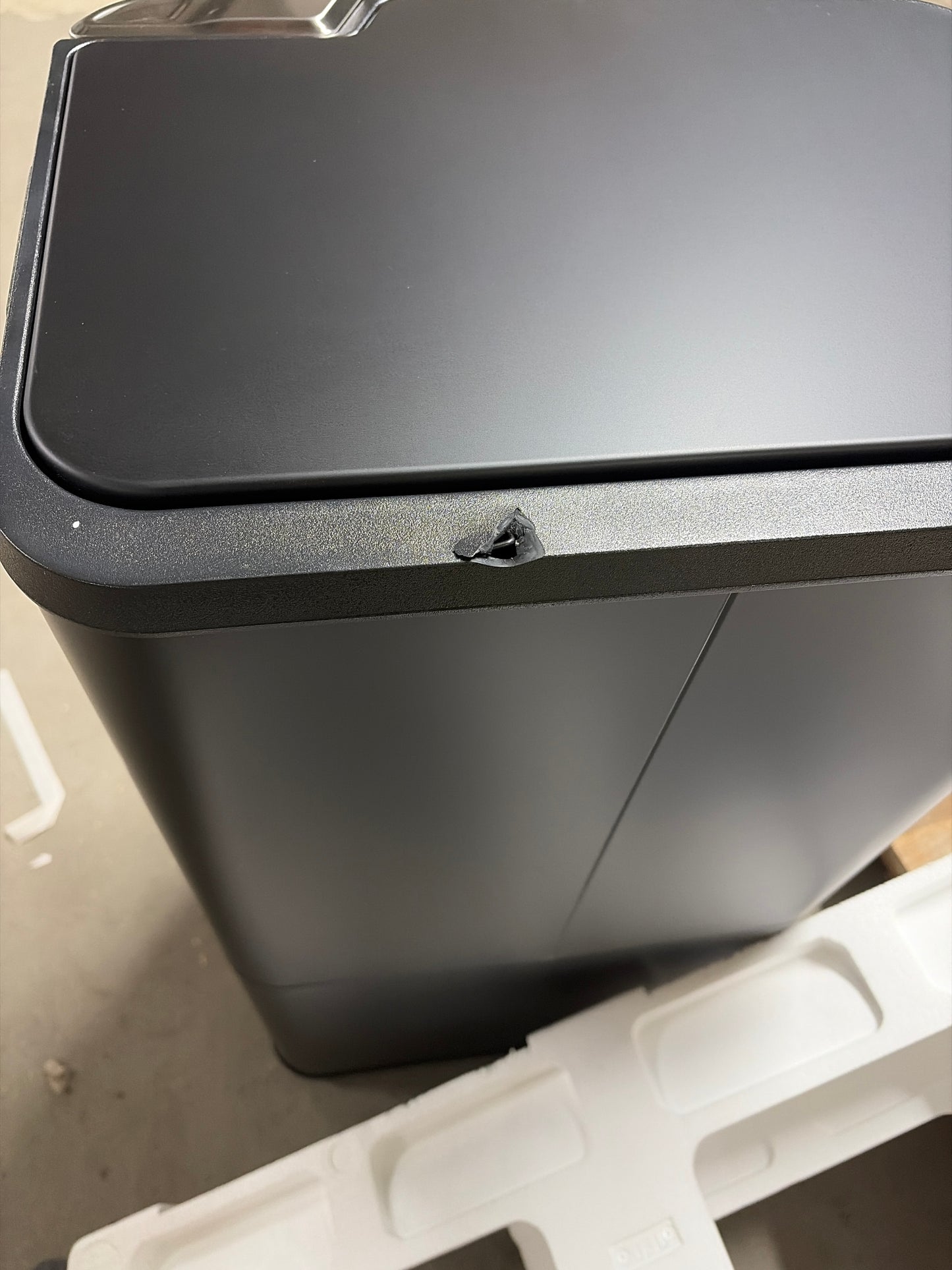 Bayt Prullenbak 60 Liter - Vuilnisbak 60 Liter - Prullenbak Afvalscheiding - 2 Compartimenten - RVS - Zwart