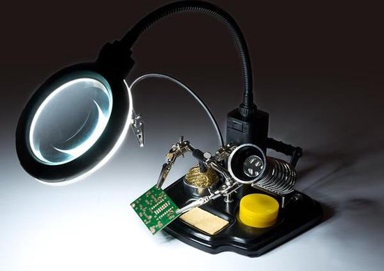 Velleman Multifunctionele derde hand met vergrootglas en soldeertools, ideaal voor precisiewerk met ledloeplamp