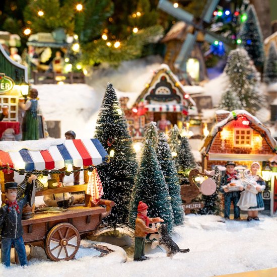 Luville Kerstdorp Miniatuur Bristle Bomen Set van 21 Stuks - Kerstversiering voor Binnen - Kerst Decoratie voor Kerstdorp - Diverse Hoogtes tot H22 x Ø8 cm - Groen