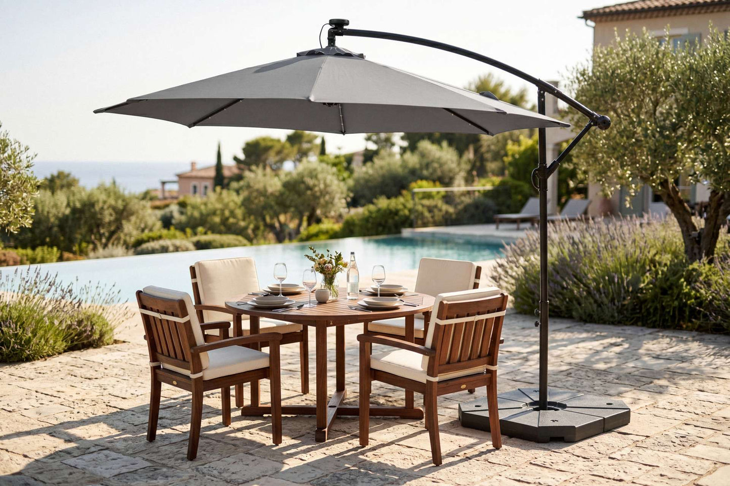 Feelfurniture Toscano Zweefparasol Donkergrijs – Banana Parasol met LED-Verlichting en Hoes – Ø300 cm