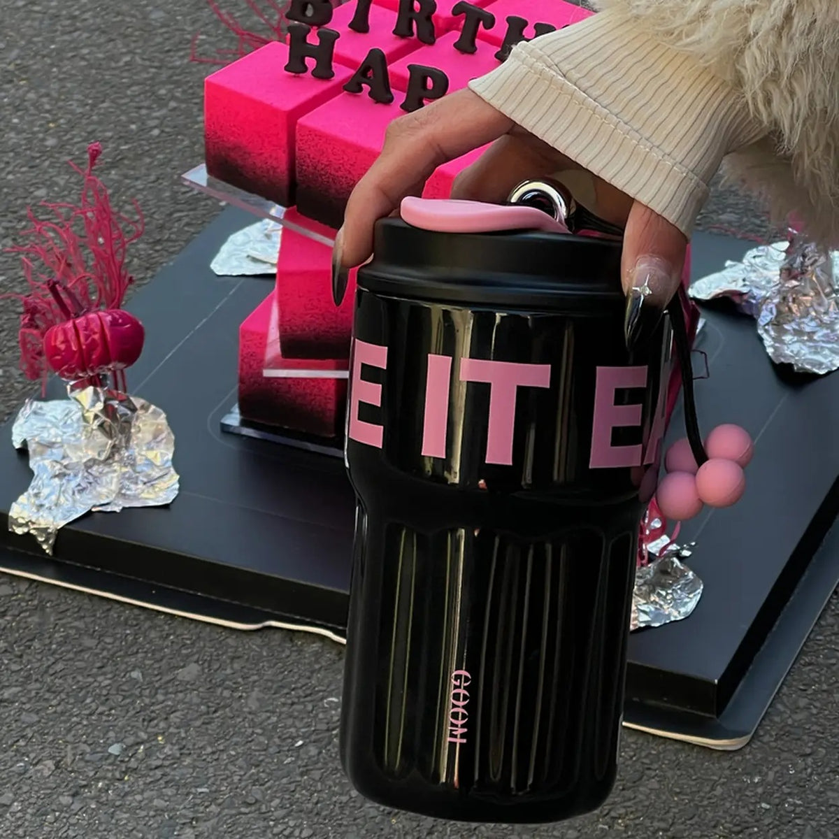 GOOM Rich Series Thermosbeker - 550 ml - Zwart/Roze