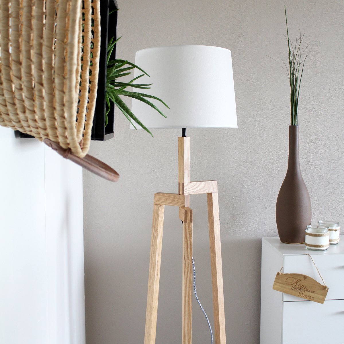 Vloerlamp Sabi 3408BE - Houten lamp zonder kap met E27 fitting, 144 cm hoog, in hoogte verstelbaar - Mexlite