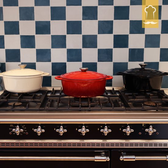 Chefarone Gietijzeren Pan 3.5L - PFAS vrij - Braadpan Inclusief Deksel - Geschikt Voor Alle Warmtebronnen - Geëmailleerd Zwart