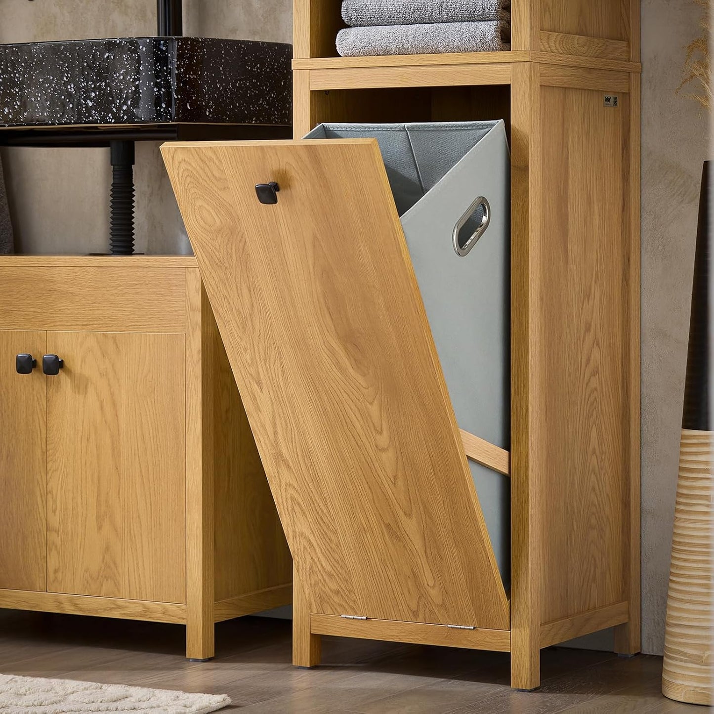 SoBuy Hoge Badkamerkast met Wasmand en 3 Planken - Wandmontage - Hout - 40 x 35 x 173 cm