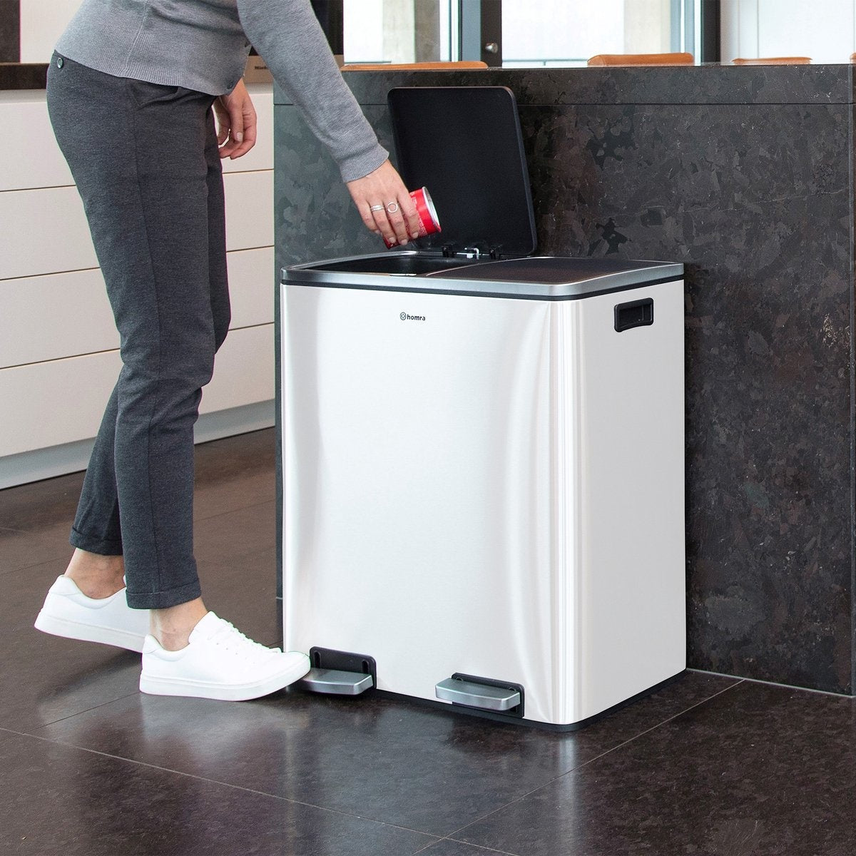 Afvalscheidingsprullenbak 2 vakken Crème Wit – 60 L (2x30 Liter) pedaalemmer Homra QUICKX – Design Duo Afvalemmer RVS - Afval Scheiden - Recycle Afvalbak - Hygiënisch Pedaal - Dubbele Vuilnisbak - Keuken Vuilbak - Kantoor Prullenbak