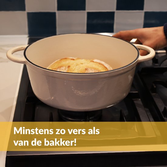 Gietijzeren Pan Chefarone 4.7L - PFAS vrij - Braadpan Inclusief Deksel - Kookpan voor alle Warmtebronnen - Kookpot Ø 26CM - Geëmailleerd Creme Wit - Cadeau voor vrouwen
