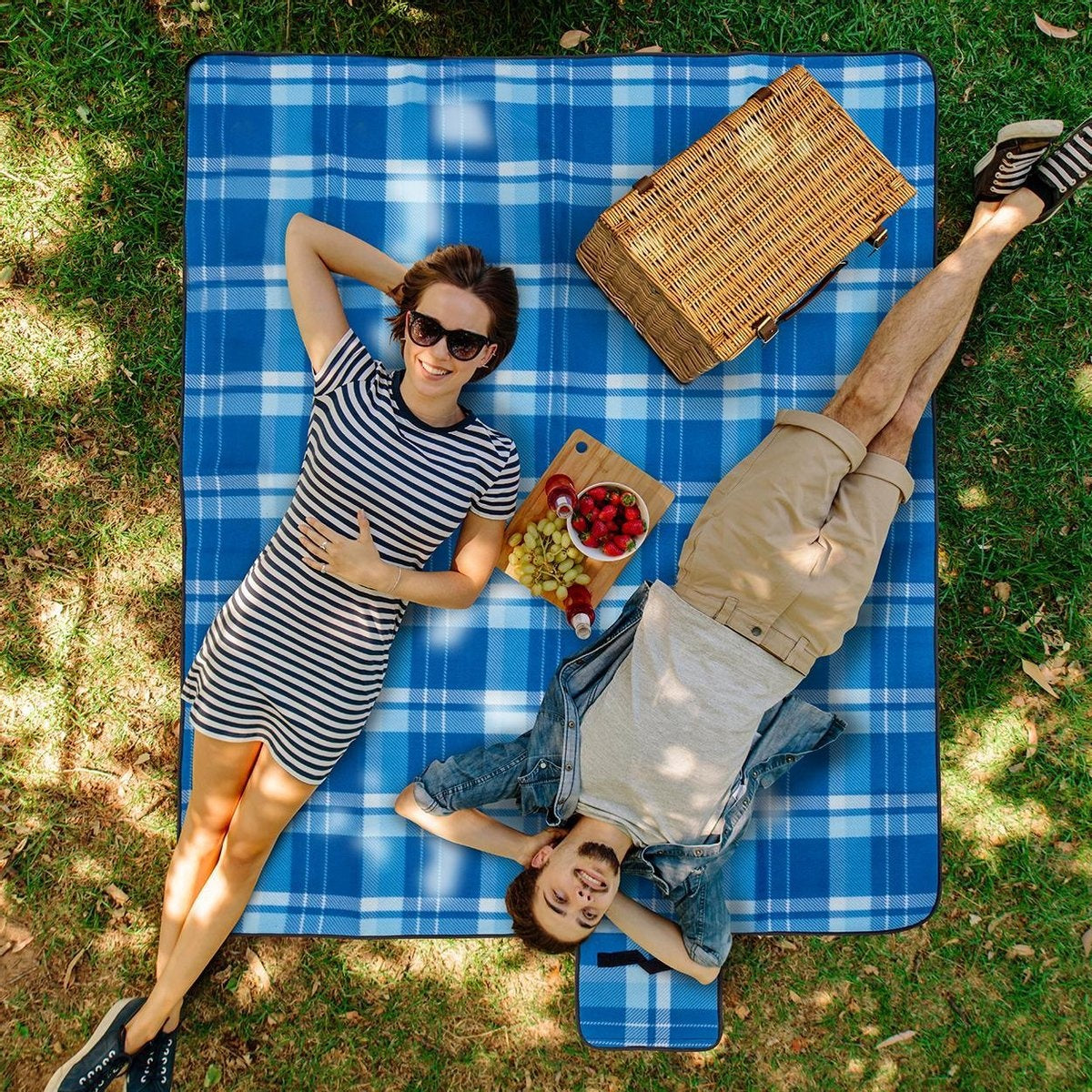 LifeGoods Picknickmand - 29-Delige Set met Picknickkleed - 4 Personen - PU-leer