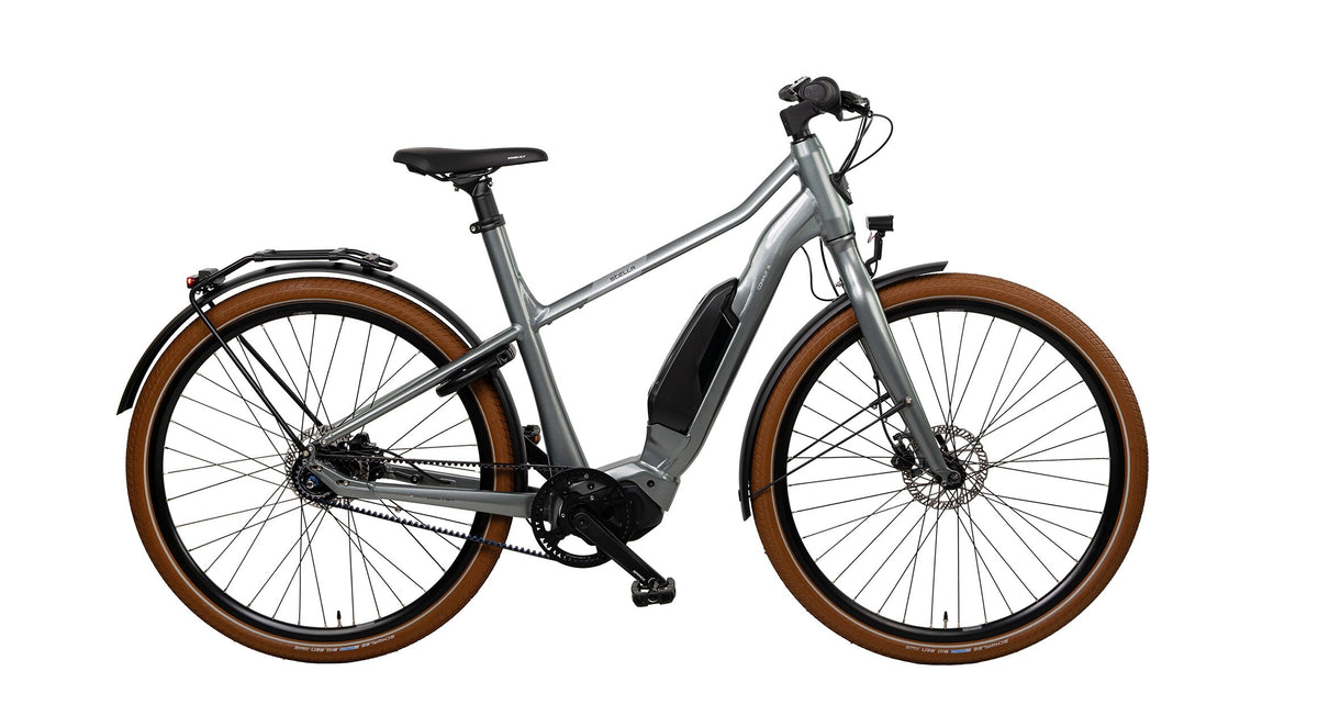 Stella Commuter Superior MDS SI E-bike – Zwart met bruine banden, Shimano Steps 5000 middenmotor en actieradius tot 160 km