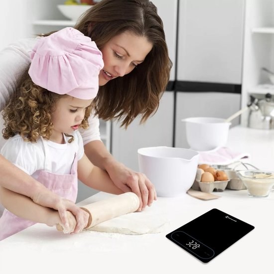 Kitchenwell Digitale Precisie Keukenweegschaal – Weegschaal Keuken - 1gr - 12kg – Tarra Functie - USB - Zwart