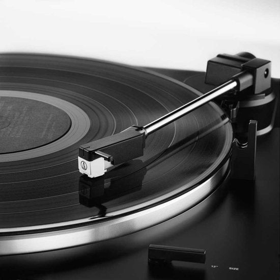 Audio-Technica AT-LP60XUSB Draaitafel met riemaandrijving Grijs, Metallic