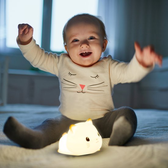 Vulpes Goods® Nachtlampje Kinderen - LED Licht & 8 Kleuren – Nachtlampje Babykamer – Poes – USB-Oplaadbaar – Dimmer – Timer – Draadloos - Kindvriendelijk