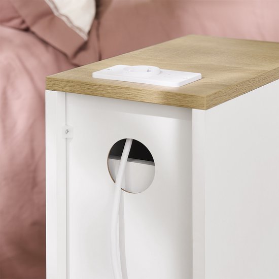 SoBuy 2-delige Slim Nachtkastje met Oplaadstation, Smal Bijzettafeltje met Standaard Stopcontact, USB-poort en Type-C Poort voor Slaapkamer en Woonkamer, B20 x D35 x H60 cm, Wit, FBT111-E-WNx2