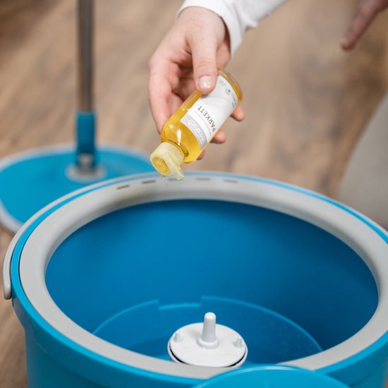 Livington Clean Water Spin Mop friswater-dweilsysteem inclusief reiniger en pads - scheidt vuil water van schoon water - Dweilmop voor elke vloer - 360° draaibare dweilkop - Mail Order Edition