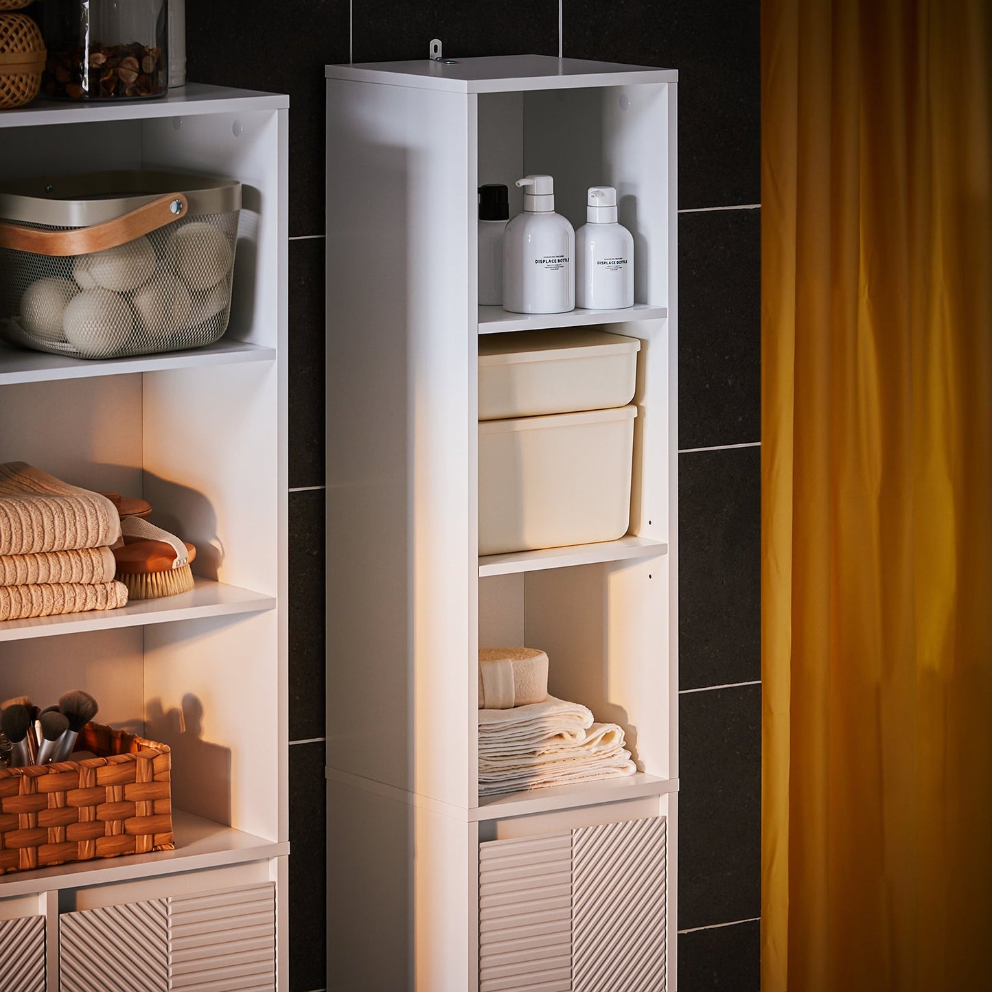 SoBuy Hoge badkamerkast BZR158-W - wit - 30x170x30 cm - met waszak en opbergruimte