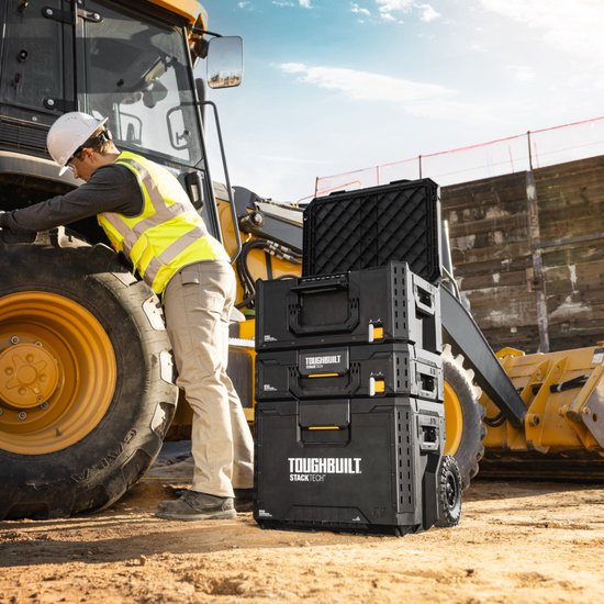 Toughbuilt StackTech Set Gereedschapskist Opbergruimte met wielen 3 st. ( TB-B1S3-B70R ) IP65 + 2x StackTech Gereedschapskist Zwart