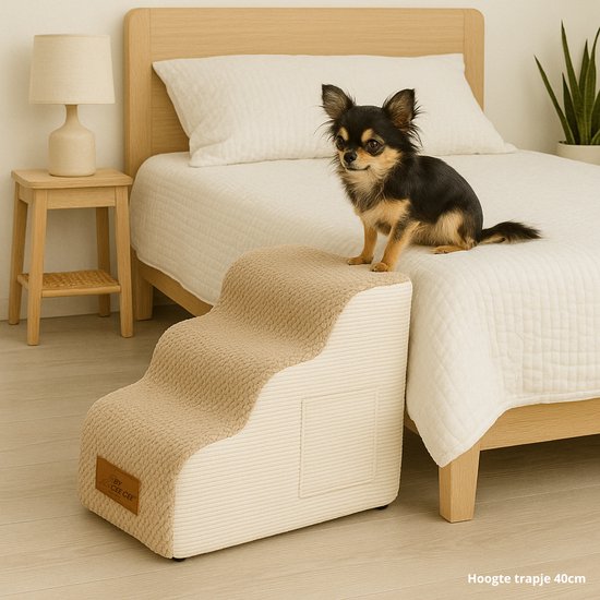 By Cee Cee – Hondentrap Kai – 40 x 57 x 40 cm – Voorzien Van Zelfherstellend Schuim En Anti-Slip Onderkant En Afritsbare Hoes – Voor Bank Of Bed – Bruin En Beige Textiel