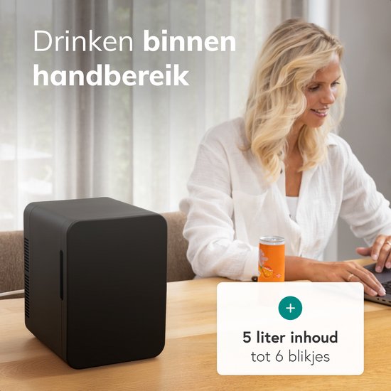 Soft & Silky Mini Koelkast Fridge – Voorzien Van Dual Power Supply En Koel En Verwarmingsfunctie En Compact Draagbaar Ontwerp – Voor Slaapkamer En Auto – Zwart Kunststof – 5 Liter