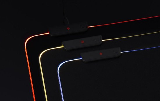 DUTCH ORIGINALS Gaming Muismat XXL - RGB LED Verlichting - 9 Kleuren - Instelbare Helderheid - Anti-slip - 80 x 30 cm