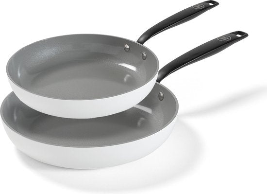 BE Living 2-delige Koekenpannenset - Ø 24 & 28 cm - Bakpan - Keramisch - PFAS Vrij Anti Aanbak - Inductie Pannenset - Wit - Essential Series