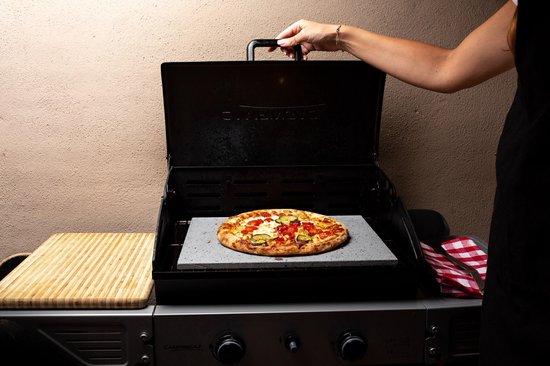 VDN Pizzasteen BBQ oven - lava van vulkaan Etna - Barbecue Pizza accessoires - Pizzaplaat - Made in Italy - Broodbaksteen - 30x38x1.1