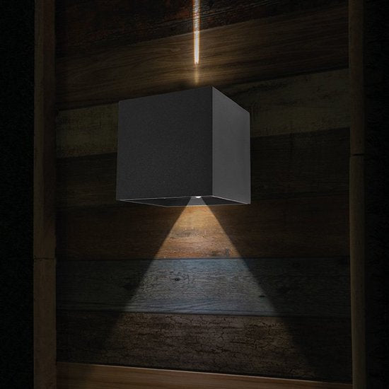Wandlamp Muro 3098ZW Zwart - Modern - Kunststof, Metaal - Compacte afmetingen 11x11x11 cm - Steinhauer
