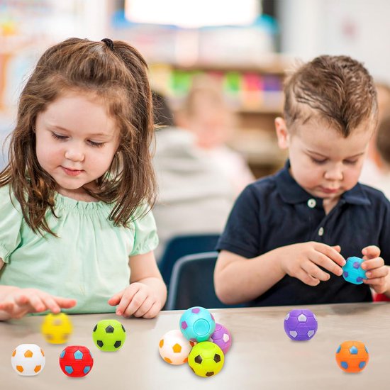 Partizzle 32x Mini Voetbal Fidget Spinners Pakket - Uitdeelcadeautjes - Grabbelton Toys Traktatie Cadeautjes - Voor Kinderen & Peuters