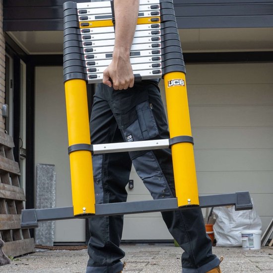 JCB by Batavia Telescoopladder Limited Edition – Voorzien Van Soft-Close Systeem En Hoekindicator En Antislip Sporten – Voor Professionals En Doe-het-zelvers – Zilver Aluminium – 83 – 327 x 83,5 x 8 cm