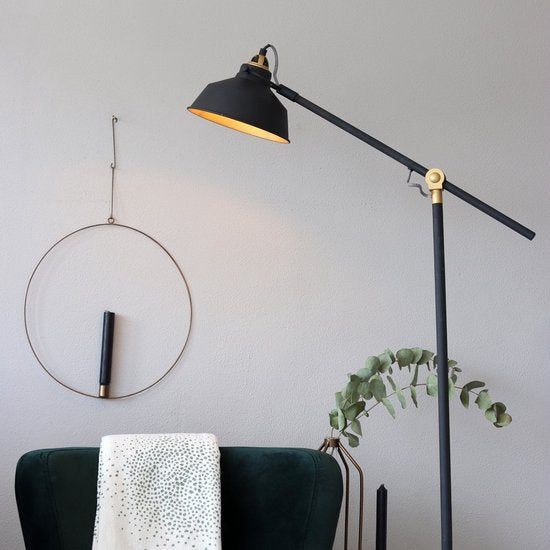 Zwarte Vloerlamp Nove 1322ZW - Draaibare & Kantelbare Industriële Lamp met Goudkleurige Details, E27 Fitting, Metaal & Kunststof - Mexlite