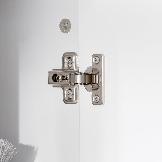 SoBuy BZR150-W Hoge badkamerkast met waszak, badkamerkast met deuren, 2 afneembare wasmanden, verstelbare planken, vakken