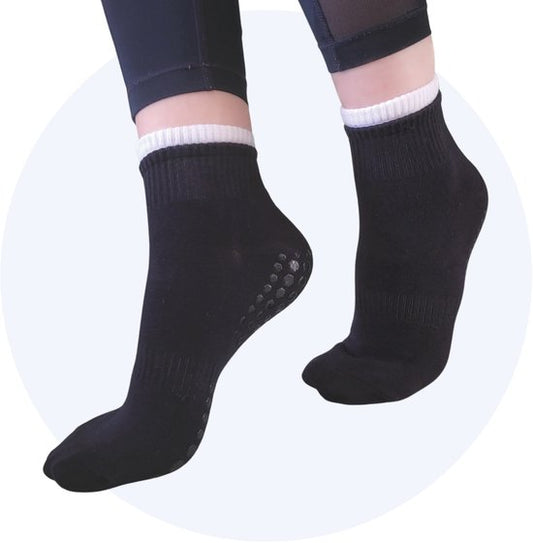 Hilvard Pilates sokken - Yoga sokken - Enkelsokken - 3 Paar - Zwart en Wit - Anti-slip sokken - One size fits all