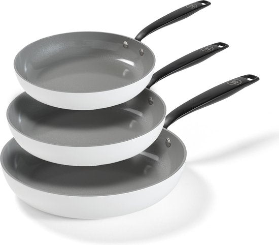 BE Living 3-delige Koekenpannenset - Ø 20, 24 & 28 cm - Bakpan - Keramisch - PFAS Vrij Anti Aanbak - Inductie Pannenset - Wit - Essential Series