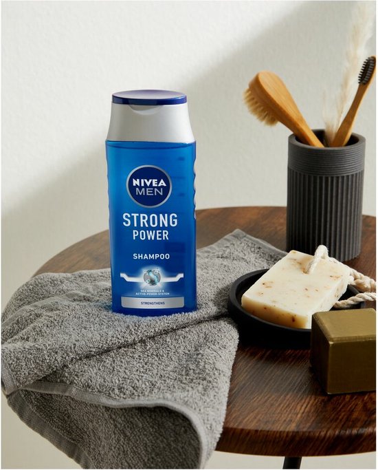 NIVEA MEN Strong Power Haar Shampoo - Verrijkt met zeemineralen - Milde formule Haarshampoo - Voordeelverpakking - 6 x 250 ml