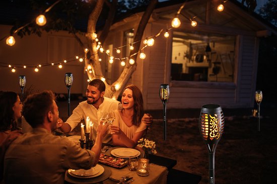 Happy Goods Solar Tuinverlichting op Zonne Energie - 4 Tuinfakkels - 57 cm - Waterbestendig - Buitenverlichting met Sensor - Tuinlantaarns