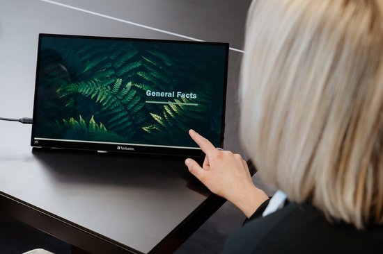 Verbatim – 15,6" 4K Portable Touchscreen Monitor PMT-15-4K – 357,1 x 215 x 12 mm – Voorzien Van IPS-Technologie En HDR En 10-Punts Multi-Touch En Verstelbare Standaard – Voor Gaming En Zakelijk Gebruik – Zwart Aluminium