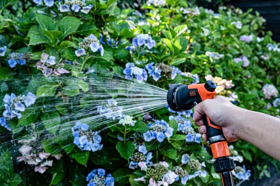 BLACK+DECKER Sproeikop met 3 Tuinslang Koppelingen - Aanpasbare Waterstroom - Kunststof - Zwart/Oranje