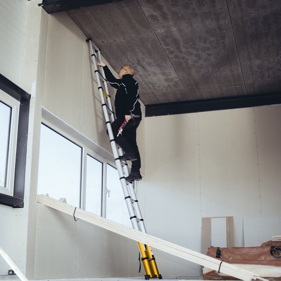 JCB by Batavia Telescoopladder Limited Edition – Voorzien Van Soft-Close Systeem En Hoekindicator En Antislip Sporten – Voor Professionals En Doe-het-zelvers – Zilver Aluminium – 83 – 327 x 83,5 x 8 cm