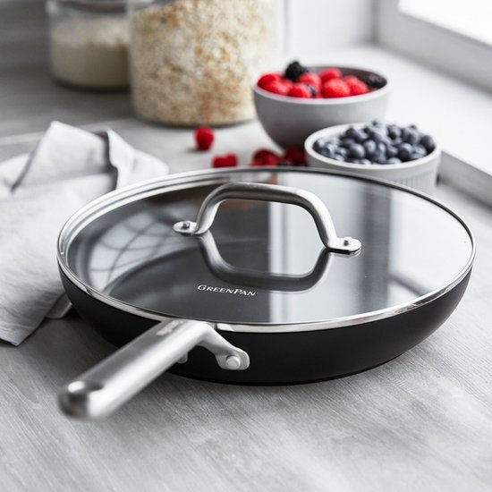 Greenpan Omega keramische inductie koekenpan met deksel 30cm - PFAS-vrij - Inductie pan - Inductie koekenpanpan - Vaatwasserbestendig - Ovenbestendig tot 200°C - Krasbestendig - Stapelbaar - Aluminium - Zwart