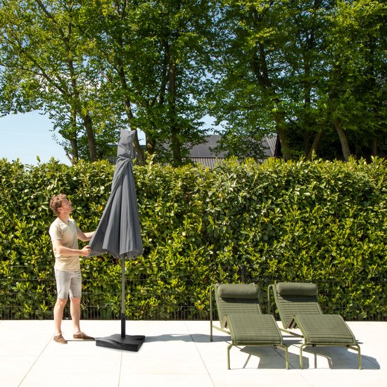 VONROC Premium Stokparasol Recanati Ø300cm – Incl. parasolvoet & beschermhoes - Ronde parasol - Kantelbaar – UV werend doek - Grijs