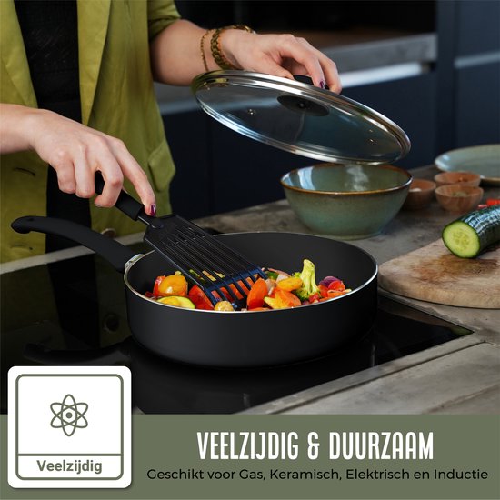 COOCK Wokpan Inductie 32cm - Speciale Anti-Aanbak Coating - Roerbakpan met deksel - Gerecycled Aluminium - Zwart - Inclusief E-book